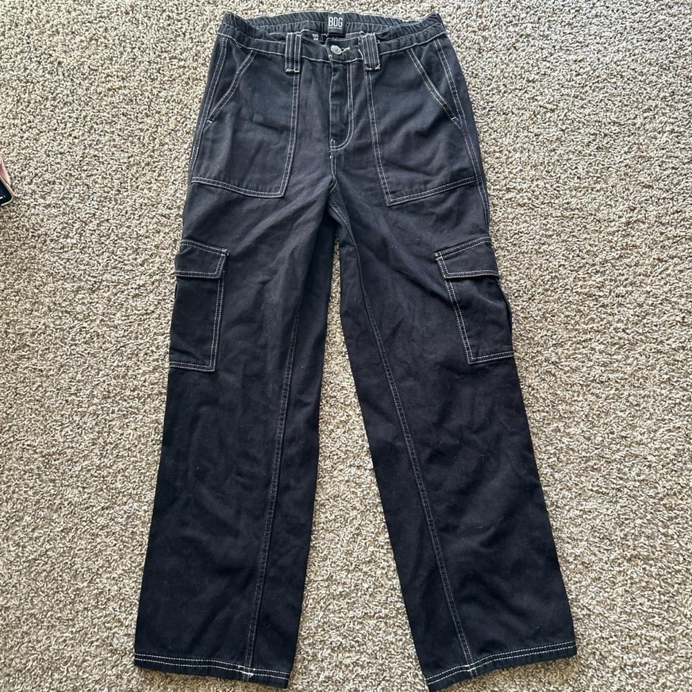 BDG Contrast Stitch Skate Jean in Black w/ white stitching, labeled size W27.